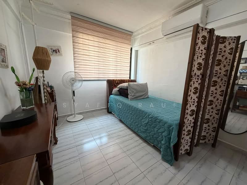 228 Yishun Street 21, 228 Yishun Street 21, 3 Bedrooms, 1,033 sqft, HDB Flat For Sale, by Syafiq Rauf, 500226951 - Bedroom - PropertyGuru.com.sg