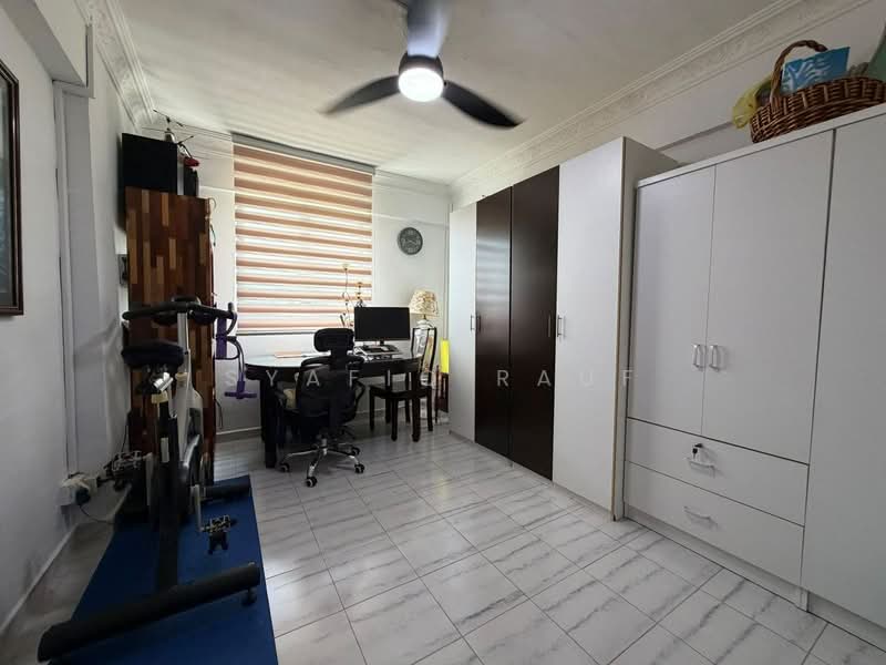 228 Yishun Street 21, 228 Yishun Street 21, 3 Bedrooms, 1,033 sqft, HDB Flat For Sale, by Syafiq Rauf, 500226951 - Bedroom - PropertyGuru.com.sg