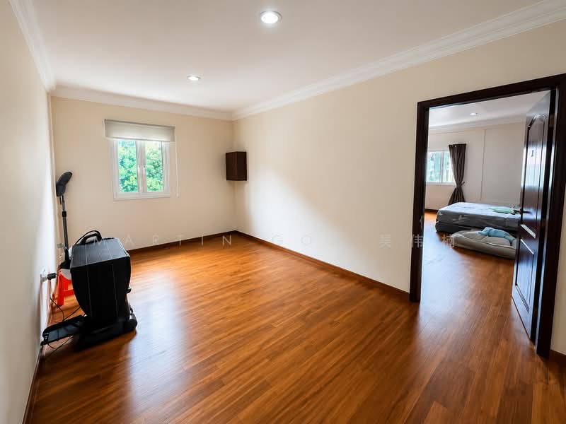 Rare Value Buy! Within 1km to SCGS Beautifully Renovated, , 5 Bedrooms, 5,500 sqft, Detached House For Sale, by Martin Goh 吴伟楠, 500226954 - Bedroom - PropertyGuru.com.sg