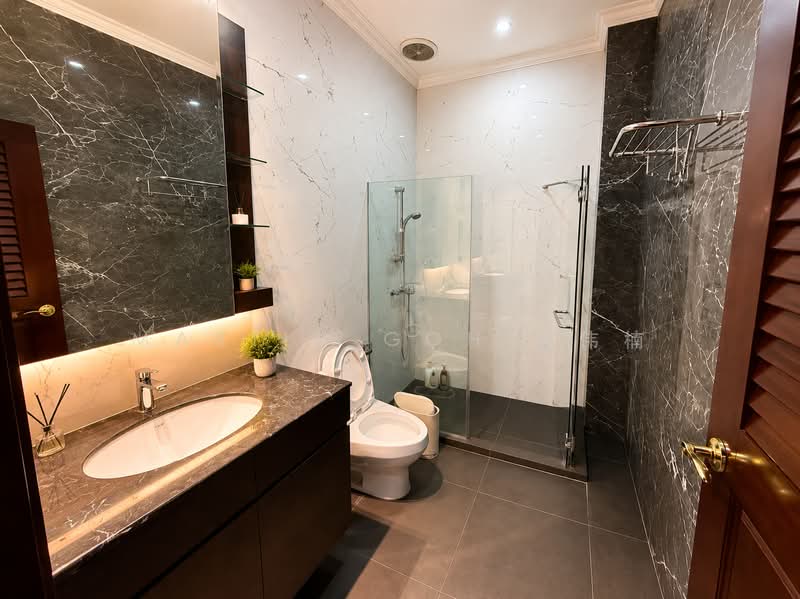 Rare Value Buy! Within 1km to SCGS Beautifully Renovated, , 5 Bedrooms, 5,500 sqft, Detached House For Sale, by Martin Goh 吴伟楠, 500226954 - Bathroom - PropertyGuru.com.sg