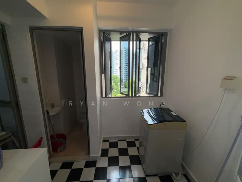 The Florida, 72 Hougang Avenue 7, 3 Bedrooms, 1,227 sqft, Condominium For Rent, by Ryan Wong, 500226959 - Yard with WC - PropertyGuru.com.sg