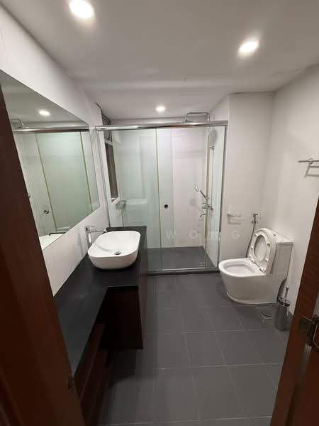 The Florida, 72 Hougang Avenue 7, 3 Bedrooms, 1,227 sqft, Condominium For Rent, by Ryan Wong, 500226959 - Master Bedrm attached Bathroom - PropertyGuru.com.sg