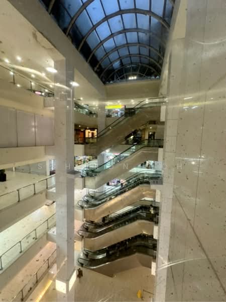 Lucky Plaza, , 1,184 sqft, Mall Shop For Rent, by Ssharon Loh, 500226961 - CommercialGuru.com.sg