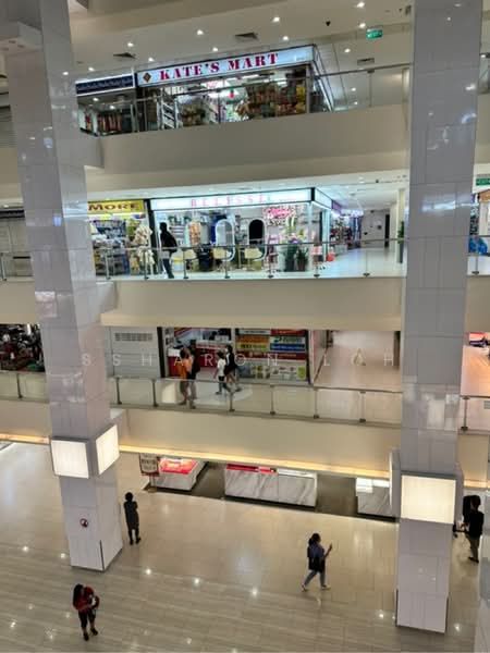 Lucky Plaza, , 1,184 sqft, Mall Shop For Rent, by Ssharon Loh, 500226961 - CommercialGuru.com.sg