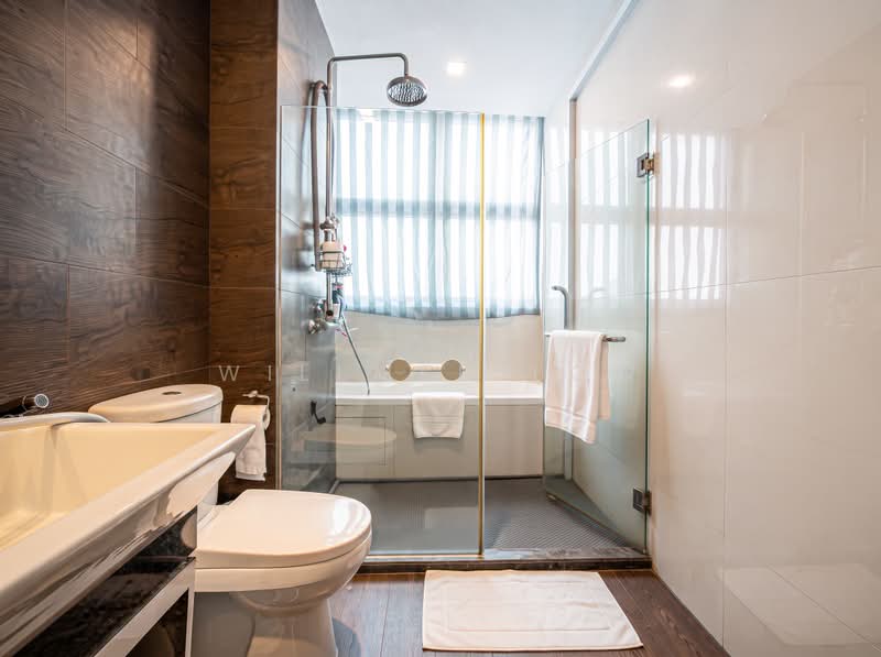 C.H.E.A.P Interterrace Andrews Terrace, , 6 Bedrooms, 4,000 sqft, Terraced House For Sale, by Willmen Low, 500226974 - Bathroom - PropertyGuru.com.sg