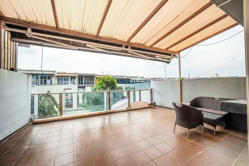 C.H.E.A.P Interterrace Andrews Terrace, , 6 Bedrooms, 4,000 sqft, Terraced House For Sale, by Willmen Low, 500226974 - Balcony - PropertyGuru.com.sg