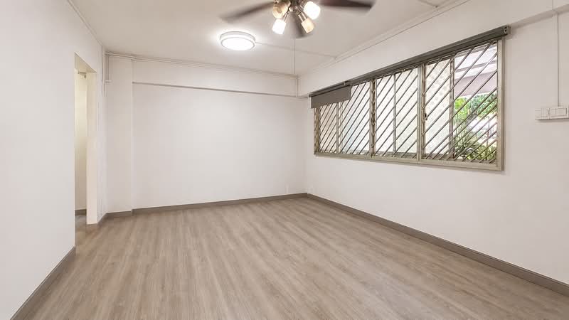 639 Yishun Street 61, 639 Yishun Street 61, 3 Bedrooms, 904 sqft, HDB Flat For Sale, by Phylicia Hoe, 500227002 - Living Room - PropertyGuru.com.sg