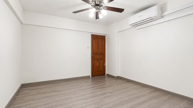 639 Yishun Street 61, 639 Yishun Street 61, 3 Bedrooms, 904 sqft, HDB Flat For Sale, by Phylicia Hoe, 500227002 - Master Bedroom - PropertyGuru.com.sg