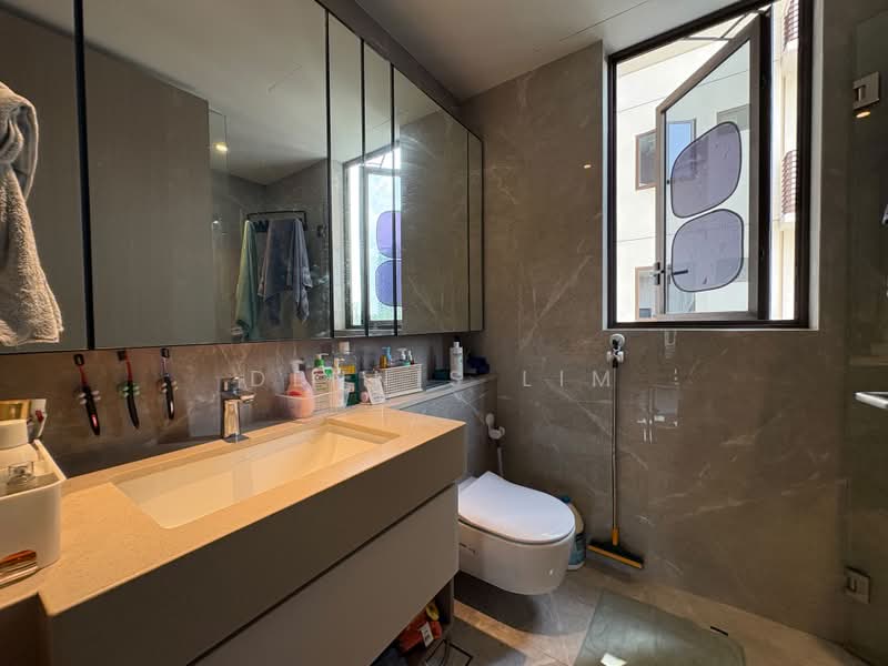Dairy Farm Residences, 6 Dairy Farm Lane, 3 Bedrooms, 1,012 sqft, Condominium For Sale, by Dennis Lim, 500227003 - Bathroom - PropertyGuru.com.sg