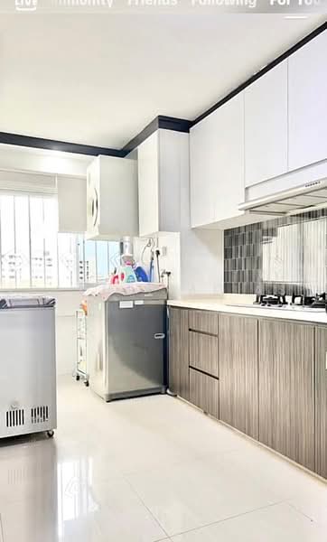 469 Jurong West Street 41, 469 Jurong West Street 41, 3 Bedrooms, 1,689 sqft, HDB Flat For Sale, by Bakhit Alias, 500227012 - Kitchen - PropertyGuru.com.sg
