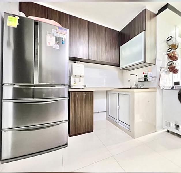 469 Jurong West Street 41, 469 Jurong West Street 41, 3 Bedrooms, 1,689 sqft, HDB Flat For Sale, by Bakhit Alias, 500227012 - Kitchen - PropertyGuru.com.sg