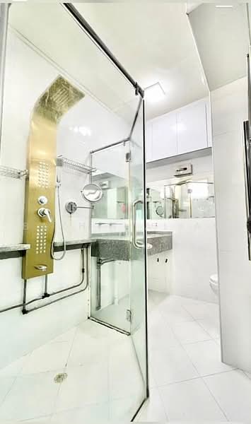 469 Jurong West Street 41, 469 Jurong West Street 41, 3 Bedrooms, 1,689 sqft, HDB Flat For Sale, by Bakhit Alias, 500227012 - Bathroom - PropertyGuru.com.sg