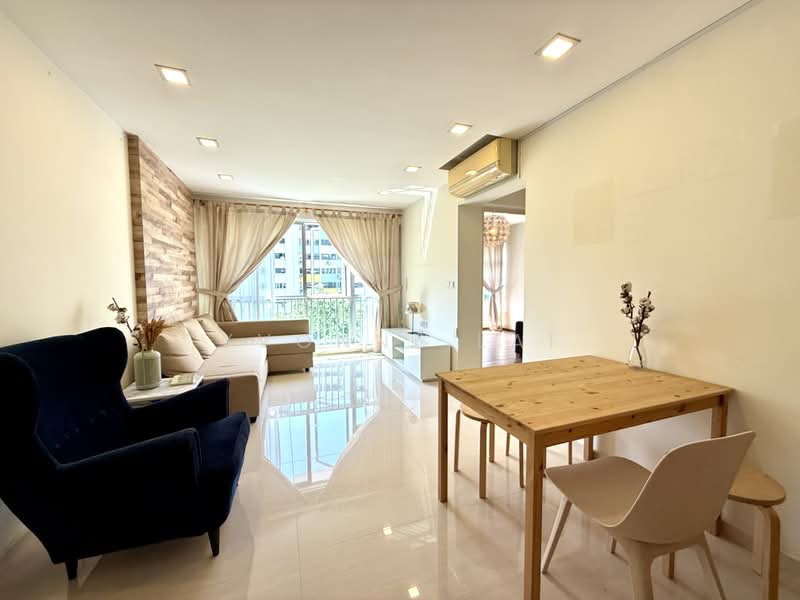 417 Clementi Avenue 1, 417 Clementi Avenue 1, 3 Bedrooms, 1,033 sqft, HDB Flat For Sale, by Yvonne Lai, 500227017 - Living Room - PropertyGuru.com.sg
