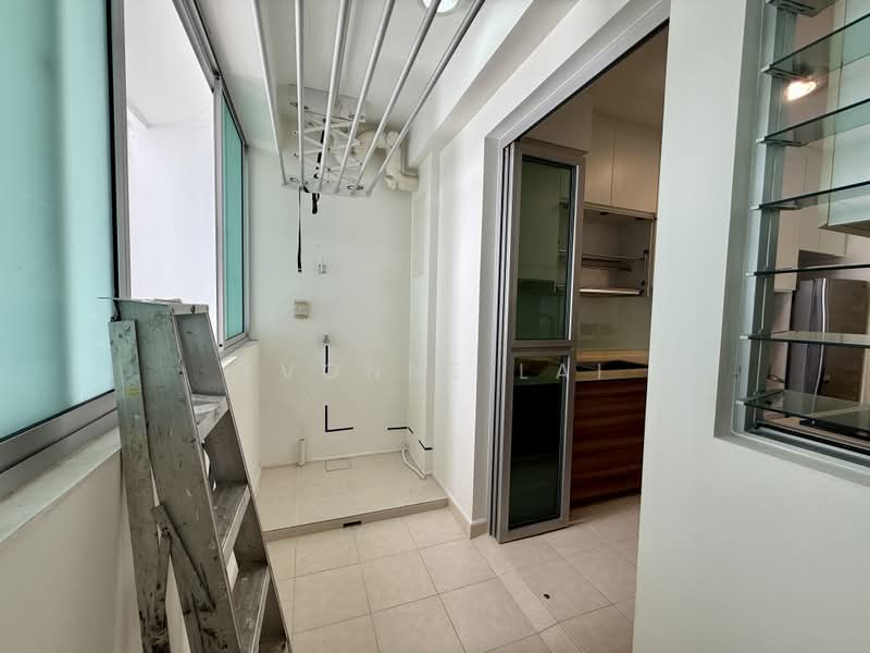 417 Clementi Avenue 1, 417 Clementi Avenue 1, 3 Bedrooms, 1,033 sqft, HDB Flat For Sale, by Yvonne Lai, 500227017 - Balcony - PropertyGuru.com.sg