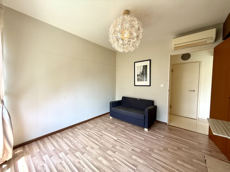 417 Clementi Avenue 1, 417 Clementi Avenue 1, 3 Bedrooms, 1,033 sqft, HDB Flat For Sale, by Yvonne Lai, 500227017 - Living Room - PropertyGuru.com.sg