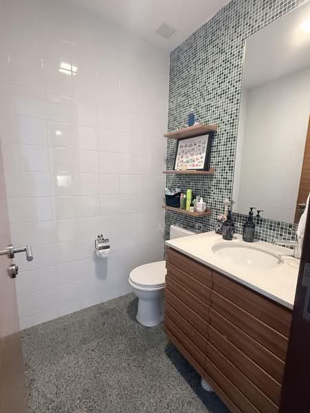 Gallop Green, 13 Woollerton Park, 5 Bedrooms, 4,338 sqft, Condominium For Sale, by Ong Sandra, 500227022 - Bathroom - PropertyGuru.com.sg