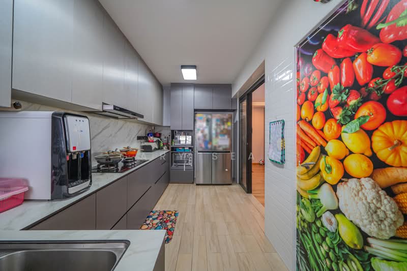 212B Compassvale Drive, 212B Compassvale Drive, 3 Bedrooms, 1,291 sqft, HDB Flat For Sale, by Gary Seah, 500227025 - Kitchen - PropertyGuru.com.sg