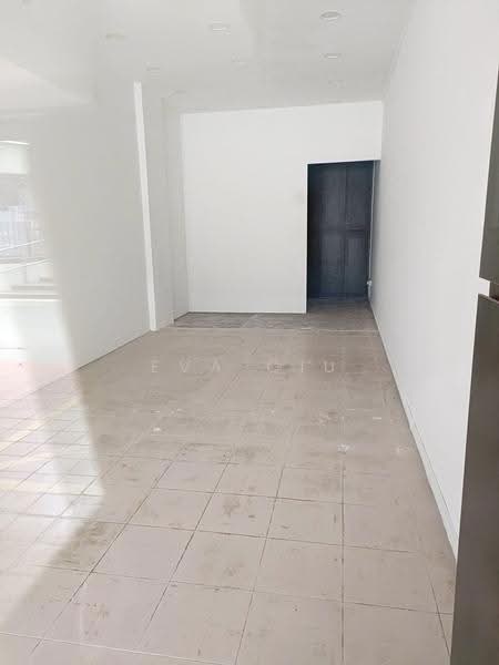 Blk 709 AMK Centre, AngMokio Ave 8, Ang Mo Kio / Bishan / Thomson, 375 sqft, Shop / Shophouse For Rent, by Eva Qiu, 500227030 - Interior - CommercialGuru.com.sg