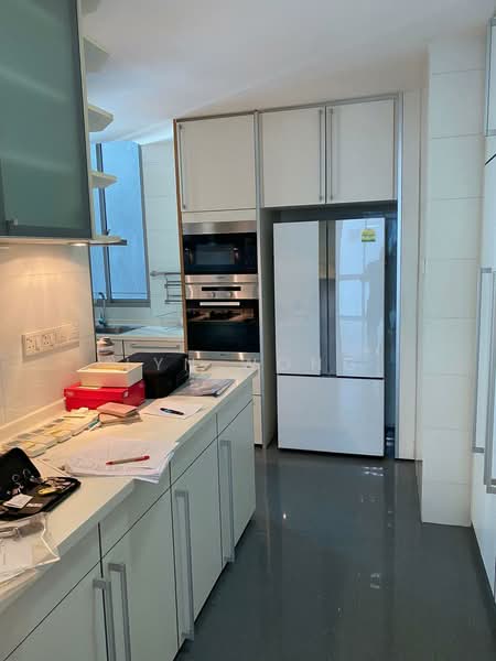 Cairnhill Crest, 2 Cairnhill Circle, 5 Bedrooms, 2,013 sqft, Condominium For Rent, by Lyn Wong, 500227040 - Kitchen - PropertyGuru.com.sg