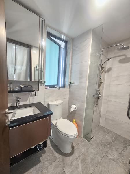Normanton Park, 45 Normanton Park, Buona Vista / West Coast / Clementi New Town, 2 Bedrooms, 775 sqft, Condominium For Sale, by Kelvin Lim, 500227046 - Bathroom - PropertyGuru.com.sg