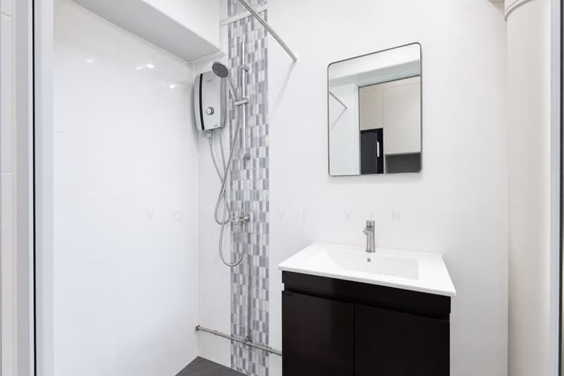 691B Choa Chu Kang Crescent, 691B Choa Chu Kang Crescent, 3 Bedrooms, 1,184 sqft, HDB Flat For Sale, by Yong Yi Xin, 500227060 - Bathroom - PropertyGuru.com.sg