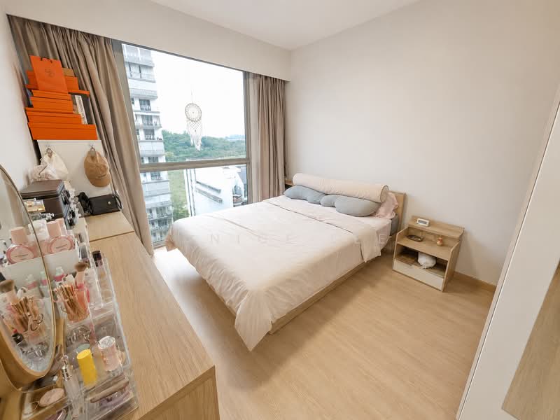 FLO Residence, Punggol Field Walk, 3 Bedrooms, 1,012 sqft, Condominium For Sale, by Janice Lee, 500227063 - Bedroom - PropertyGuru.com.sg