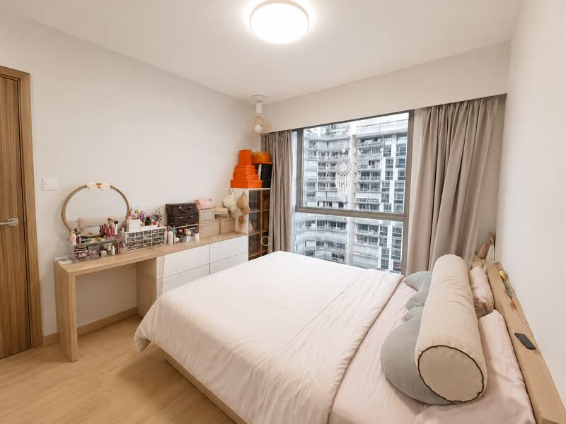 FLO Residence, Punggol Field Walk, 3 Bedrooms, 1,012 sqft, Condominium For Sale, by Janice Lee, 500227063 - Bedroom - PropertyGuru.com.sg