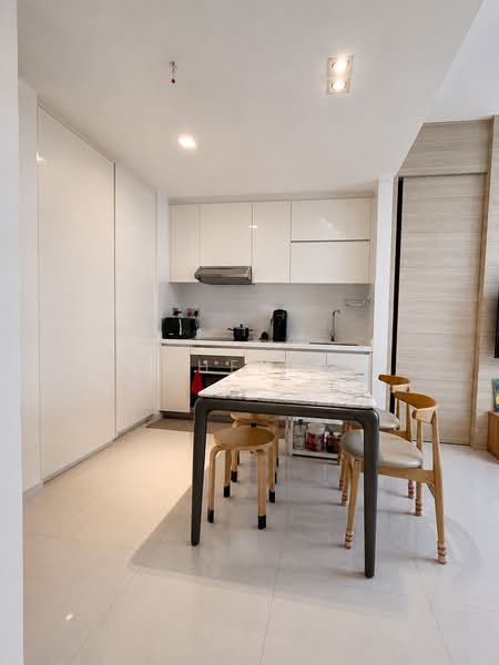 One Shenton, 1 Shenton Way, 2 Bedrooms, 1,109 sqft, Condominium For Sale, by Rachel Yap, 500227068 - Kitchen - PropertyGuru.com.sg