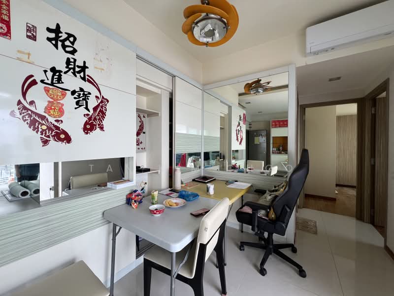 Trevista, 21 Lorong 3 Toa Payoh, 2 Bedrooms, 861 sqft, Condominium For Sale, by Tan Kim Choo, 500227075 - Living Room - PropertyGuru.com.sg