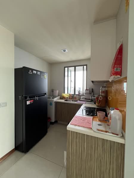 Trevista, 21 Lorong 3 Toa Payoh, 2 Bedrooms, 861 sqft, Condominium For Sale, by Tan Kim Choo, 500227075 - Kitchen - PropertyGuru.com.sg