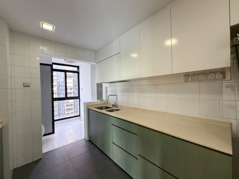 The Regalia, 2 River Valley Close, 3 Bedrooms, 1,238 sqft, Apartment For Rent, by Halim Gafoor, 500227077 - Kitchen - PropertyGuru.com.sg