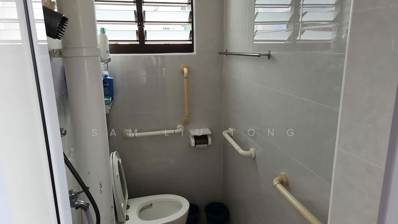 329 Yishun Ring Road, 329 Yishun Ring Road, Room Rental, 50 sqft, HDB Flat For Rent, by Sam Liu Tong, 500227079 - Bathroom - PropertyGuru.com.sg