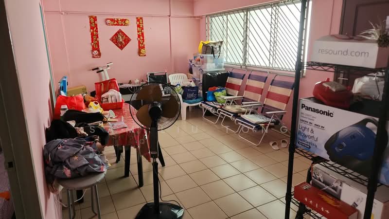 329 Yishun Ring Road, 329 Yishun Ring Road, Room Rental, 50 sqft, HDB Flat For Rent, by Sam Liu Tong, 500227079 - Living Room - PropertyGuru.com.sg