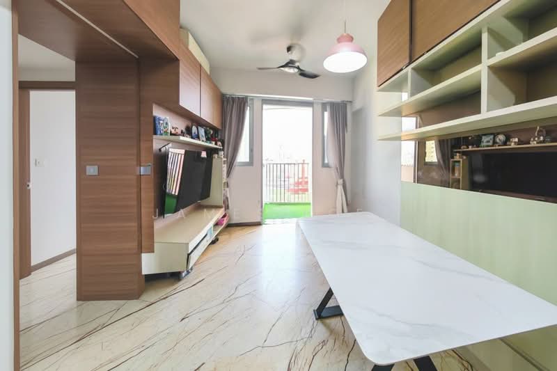 Queens Peak, 1 Dundee Road, 1 Bedroom, 495 sqft, Condominium For Sale, by James Boey, 500227096 - Living Room - PropertyGuru.com.sg