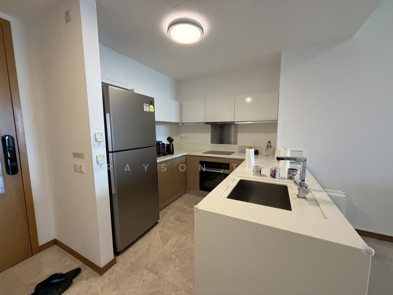 Marina Bay Residences, 18 Marina Boulevard, 2 Bedrooms, 1,076 sqft, Condominium For Rent, by Rayson Tan, 500227102 - Kitchen - PropertyGuru.com.sg