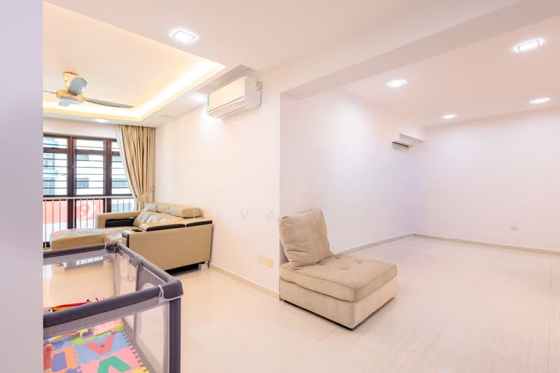 691B Choa Chu Kang Crescent, 691B Choa Chu Kang Crescent, 3 Bedrooms, 1,184 sqft, HDB Flat For Sale, by Belva Tan, 500227107 - Living Room - PropertyGuru.com.sg