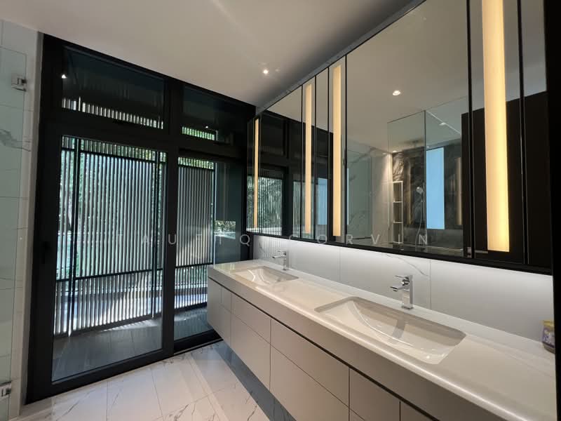 Greenbank Park, , 7 Bedrooms, 8,342 sqft, Detached House For Sale, by Taufiq Corvin, 500227112 - Bathroom - PropertyGuru.com.sg