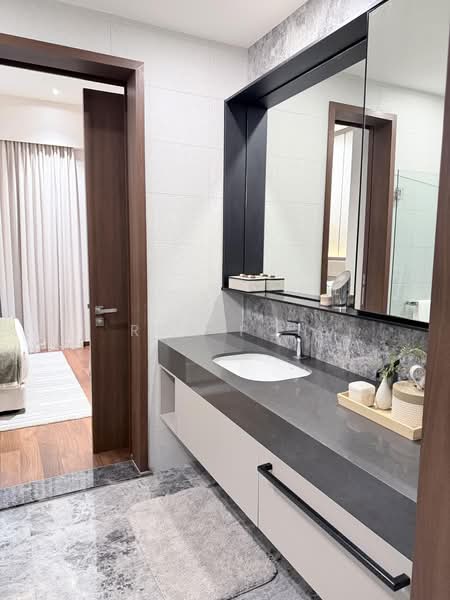 Parksuites, 18 Holland Grove Road, 3 Bedrooms, 786 sqft, Condominium For Sale, by Ron Poh, 500227117 - Bathroom - PropertyGuru.com.sg