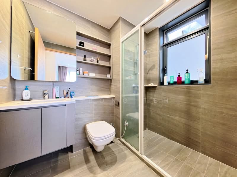 Hundred Palms Residences, 272 Yio Chu Kang Road, 3 Bedrooms, 958 sqft, Executive Condominium For Sale, by Li Rong Teh, 500227120 - Bathroom - PropertyGuru.com.sg