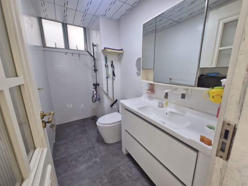 Summerdale, 8 Boon Lay Drive, Room Rental, 100 sqft, Condominium For Rent, by Maria Sung, 500227121 - Bathroom - PropertyGuru.com.sg