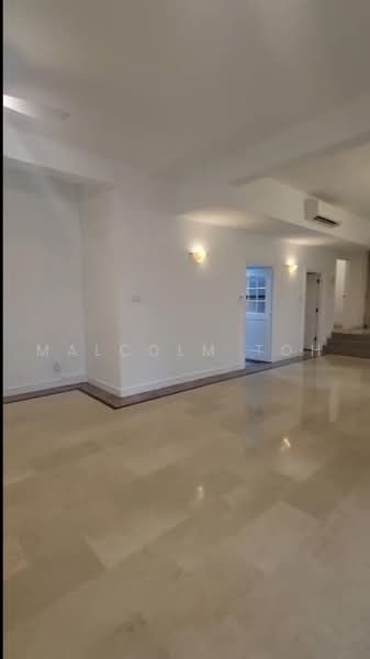Leonie Condotel, 2 Leonie Hill Road, 4 Bedrooms, 2,568 sqft, Condominium For Rent, by Malcolm Toh, 500227138 - Living Room - PropertyGuru.com.sg