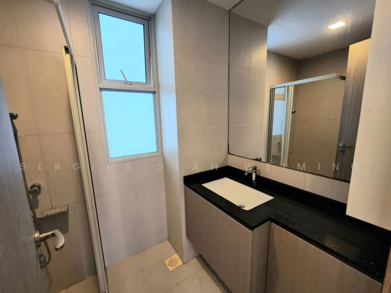 The Metropolitan Condominium, 8 Alexandra View, 3 Bedrooms, 1,399 sqft, Condominium For Sale, by Sergius Seah Weiming, 500227141 - Common Bathroom - PropertyGuru.com.sg