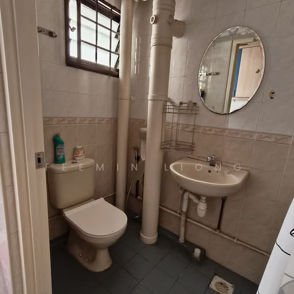 118D Jalan Membina, 118D Jalan Membina, 3 Bedrooms, 969 sqft, HDB Flat For Sale, by Feemin Liong, 500227142 - Bathroom - PropertyGuru.com.sg