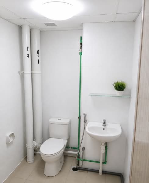 Oxley BizHub, 65 Ubi Road 1, 1,023 sqft, Light Industrial (B1) For Rent, by Sean Yin, 500227144 - Bathroom - CommercialGuru.com.sg