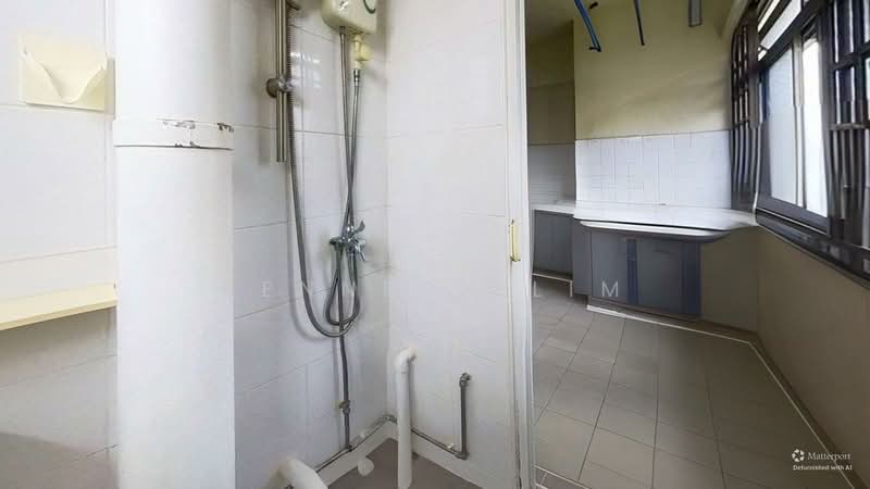 359 Clementi Avenue 2, 359 Clementi Avenue 2, 3 Bedrooms, 990 sqft, HDB Flat For Sale, by Kenneth Lim, 500227151 - Bathroom - PropertyGuru.com.sg
