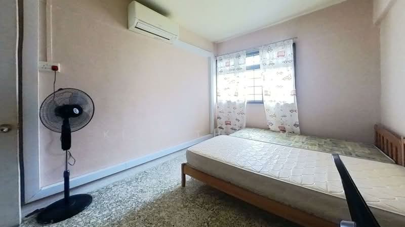 359 Clementi Avenue 2, 359 Clementi Avenue 2, 3 Bedrooms, 990 sqft, HDB Flat For Sale, by Kenneth Lim, 500227151 - Bedroom - PropertyGuru.com.sg