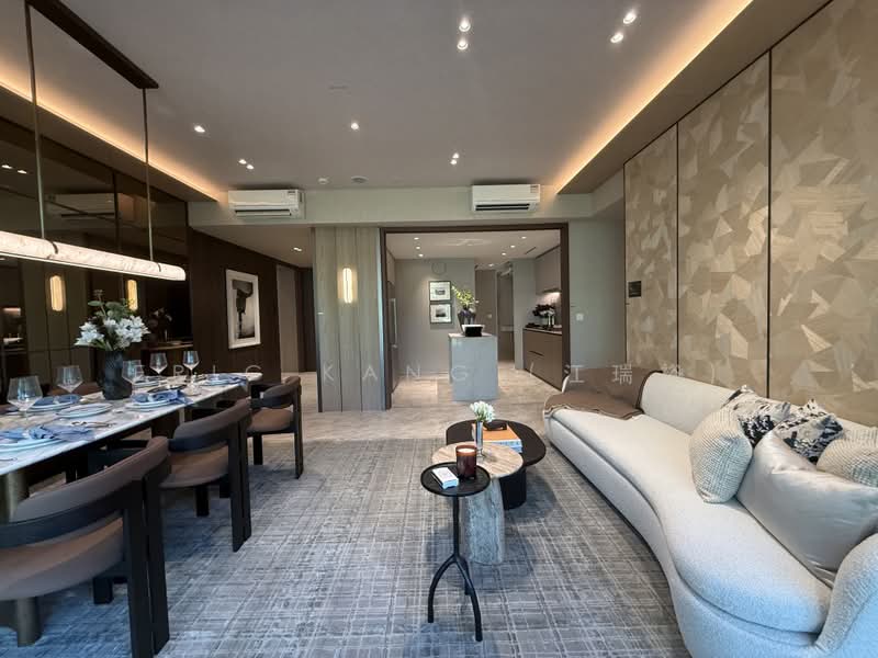 Dunearn House, 764 Dunearn Road, 4 Bedrooms, 1,378 sqft, Condominium For Sale, by Eric KANG (江瑞裕), 500227168 - Living Room - PropertyGuru.com.sg
