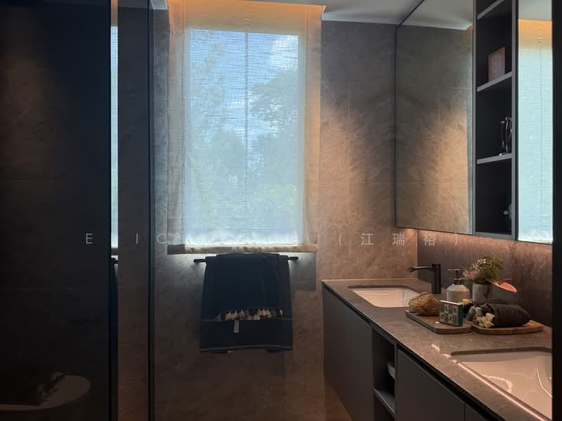 Dunearn House, 764 Dunearn Road, 4 Bedrooms, 1,378 sqft, Condominium For Sale, by Eric KANG (江瑞裕), 500227168 - Bathroom - PropertyGuru.com.sg