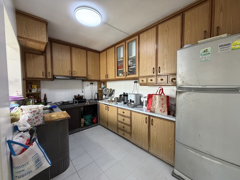 246 Simei Street 5, 246 Simei Street 5, 3 Bedrooms, 1,130 sqft, HDB Flat For Sale, by Dawn Ong, 500227182 - Kitchen - PropertyGuru.com.sg