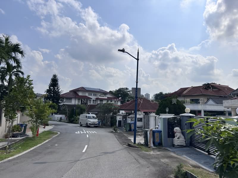 Landed house with regular plot in Serangoon Garden, , 3 Bedrooms, 1,000 sqft, Semi-Detached House For Sale, by Vincent Wong 黄道平, 500227185 - Exterior - PropertyGuru.com.sg